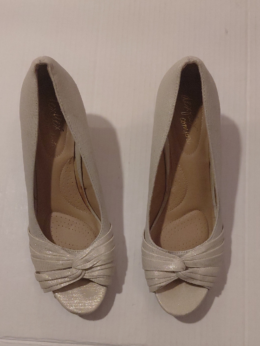 Dexfles Comfort Women’s S 8.5 Fabric Upper Peep-Toe Wedge Heel Light Beige